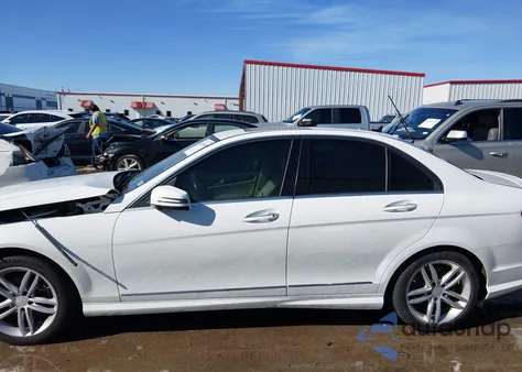 2013 Mercedes-Benz C 250 Sport from USA, damaged, VIN WDDGF4HB2DR256867